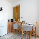 Holiday home Seaside House Preko, Ugljan - 21106 *